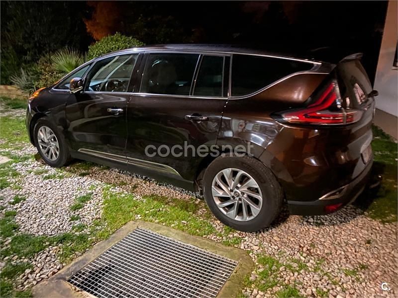 Usado Renault Espace Zen 160 CV (117 kW) 2017 Marrón Monovolumen