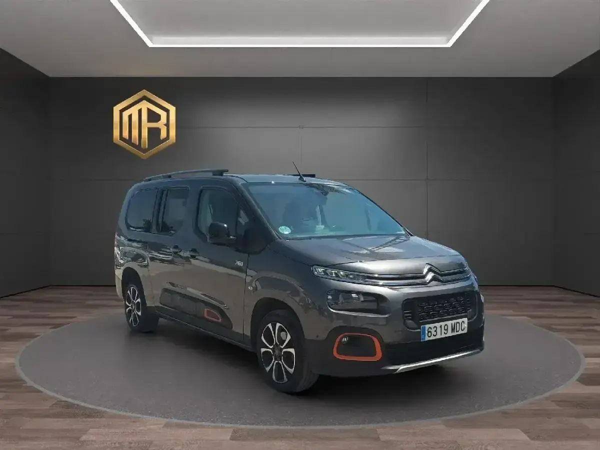 Usado Citroën Berlingo Shine 130 CV (95 kW) 2022 Gris Monovolumen