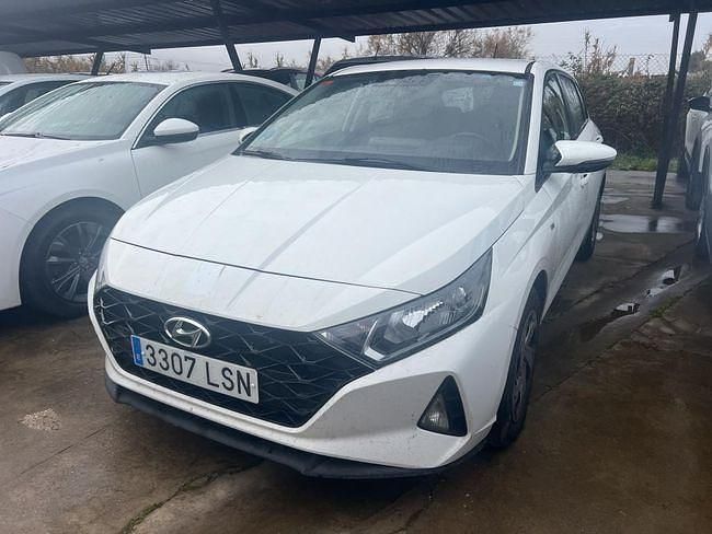 Usado Hyundai i20 100 CV (73 kW) 2021 Blanco Utilitario