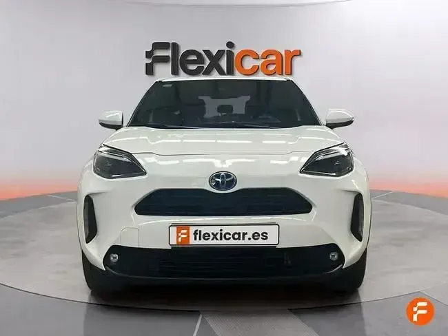 Usado Toyota Yaris Connect Style 116 CV (85 kW) 2022 Blanco Utilitario