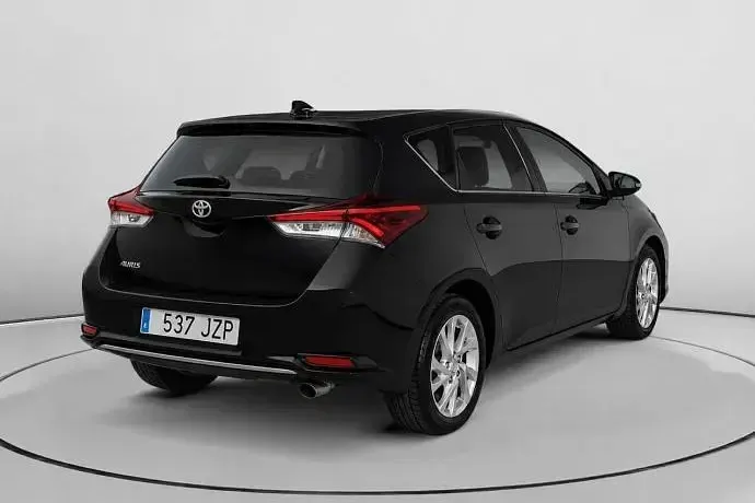Usado Toyota Auris Business Edition 116 CV (85 kW) 2017 Negro