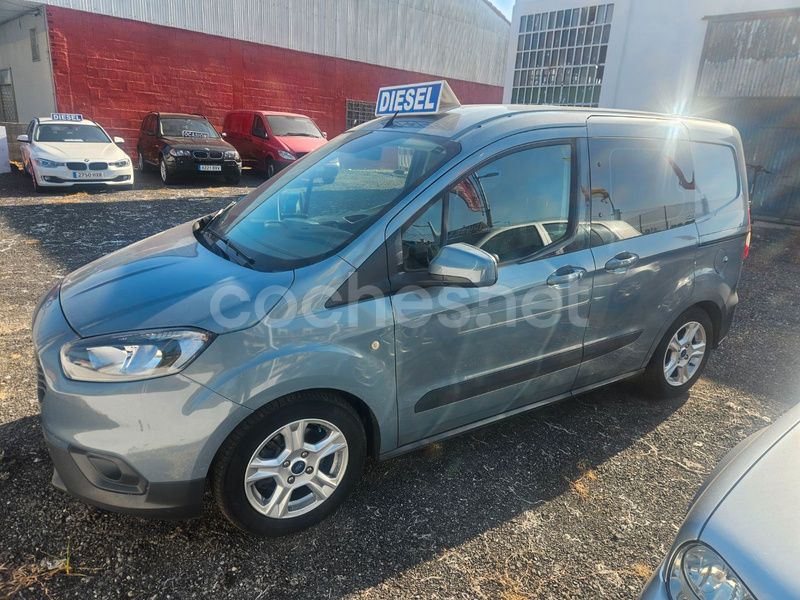Gris / plata Usado 2019 Ford Tourneo Courier Titanium Monovolumen | 11.900 € (Caro) - Imagen 1/4