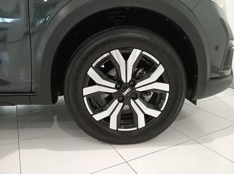 Usado Dacia Sandero Expression 100 CV (73 kW) 2023 Gris Berlina