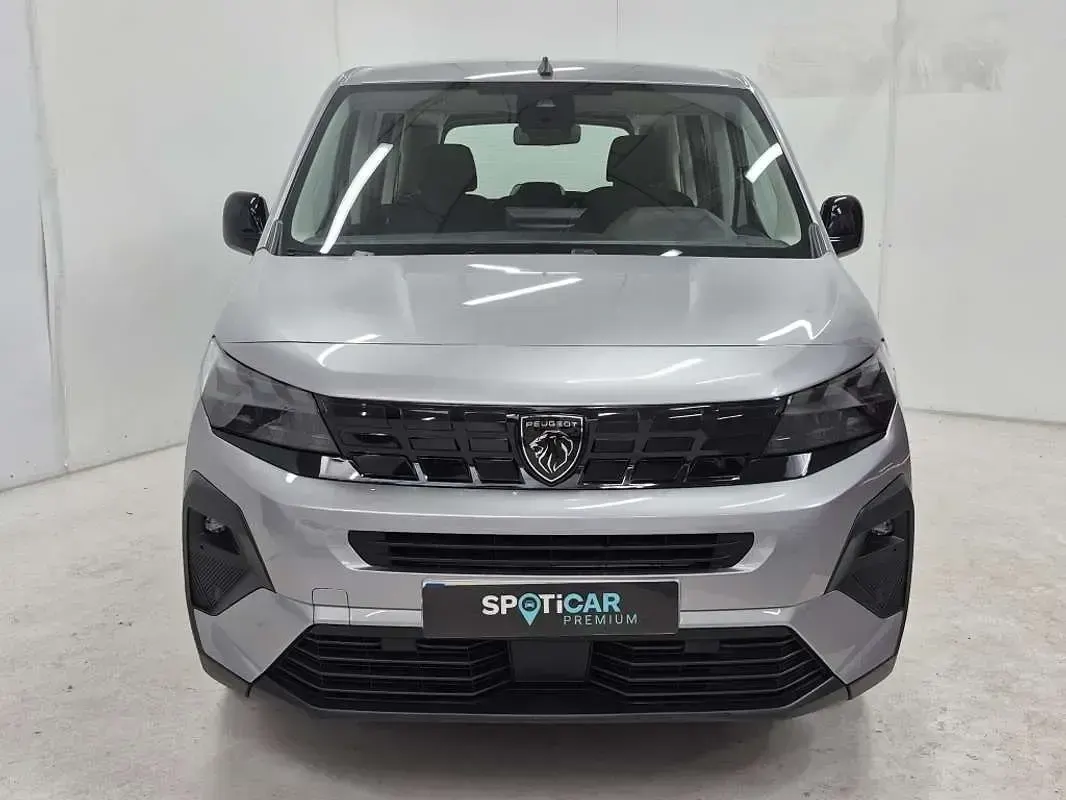 Usado Peugeot Rifter Allure 102 CV (75 kW) 2025 Gris Monovolumen