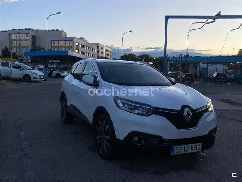 Usado Renault Kadjar Zen 110 CV (80 kW) 2017 Blanco SUV
