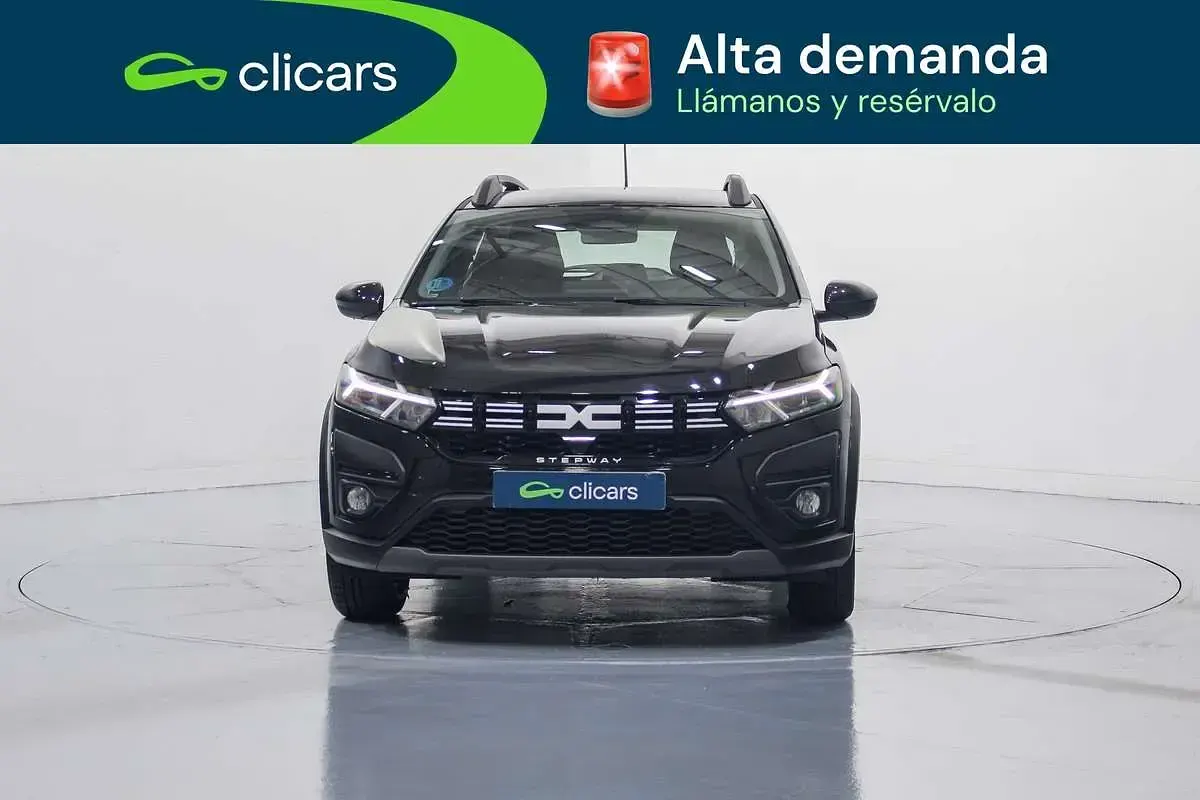 Usado Dacia Sandero Expression 101 CV (74 kW) 2024 Negro Utilitario