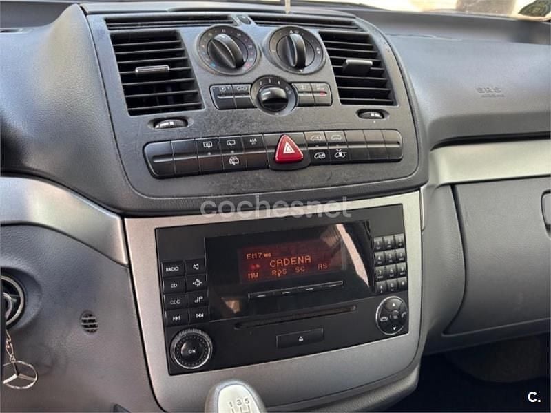 Usado Mercedes Viano 109 CV (80 kW) 2008 Gris / plata Monovolumen