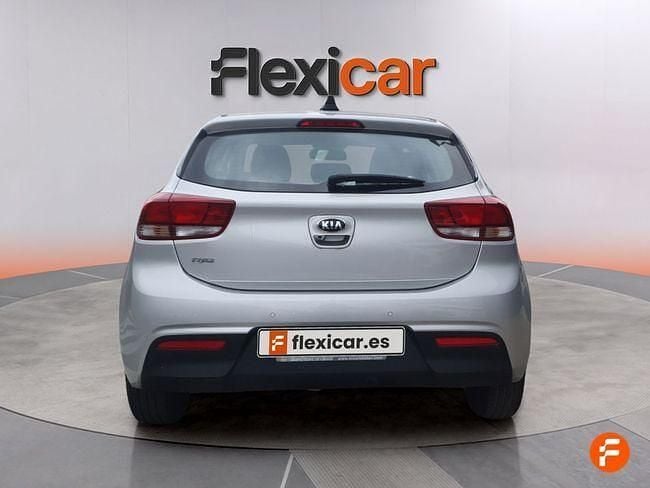Usado Kia Rio 100 CV (73 kW) 2019 Gris