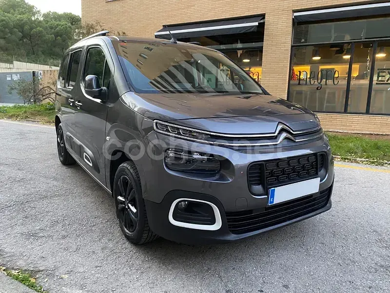 Usado Citroën Berlingo Feel 102 CV (75 kW) 2022 Gris / plata Monovolumen