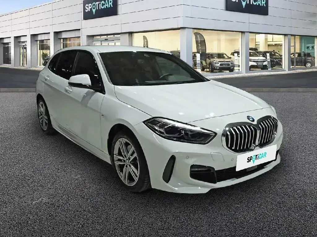 Usado BMW 118 M Sport 136 CV (100 kW) 2023 Saphirschwar Utilitario