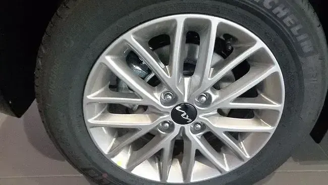 Usado Kia Rio 84 CV (61 kW) 2023 Negro