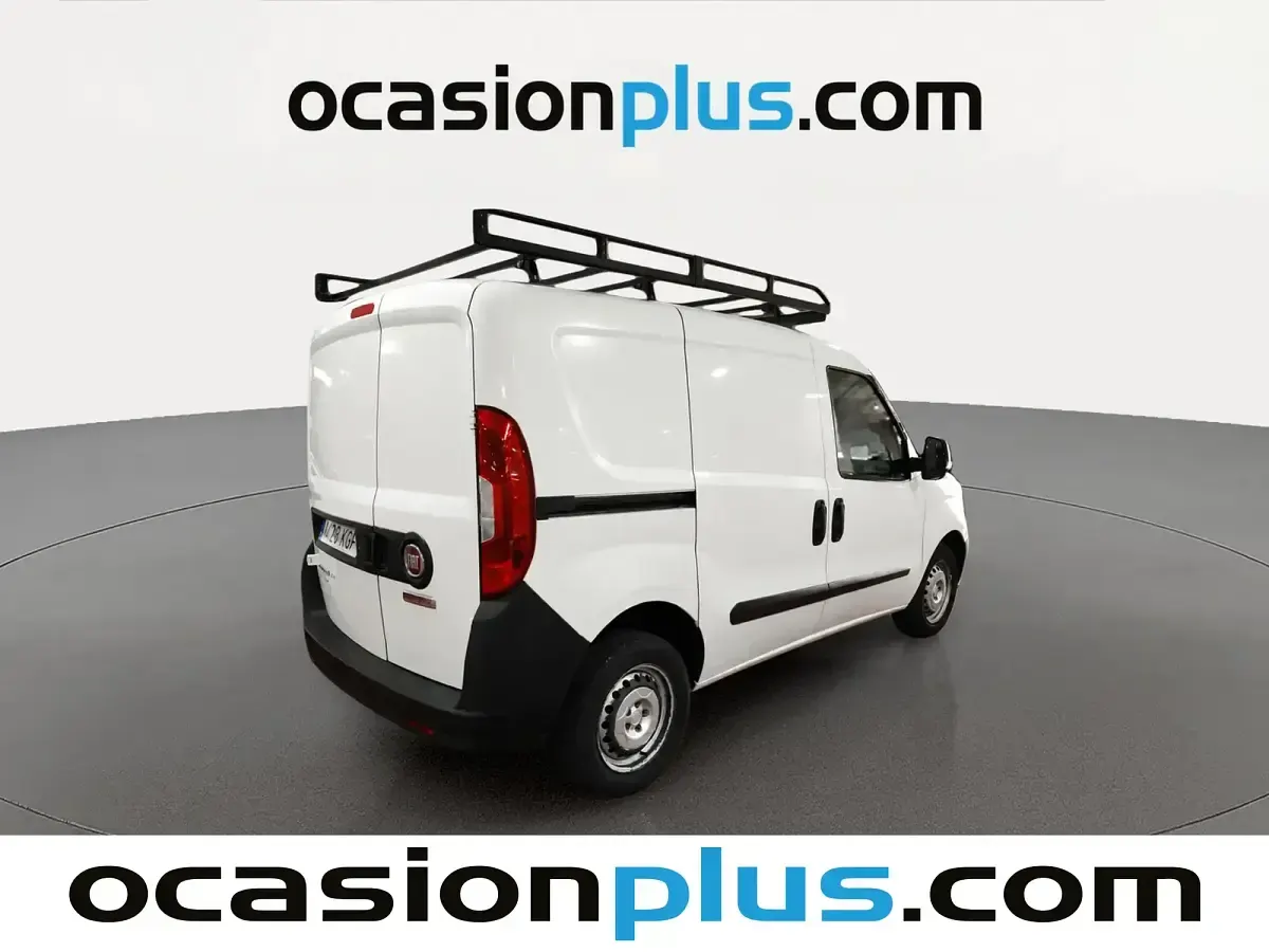 Usado Fiat Doblò 95 CV (69 kW) 2017 Blanco Monovolumen