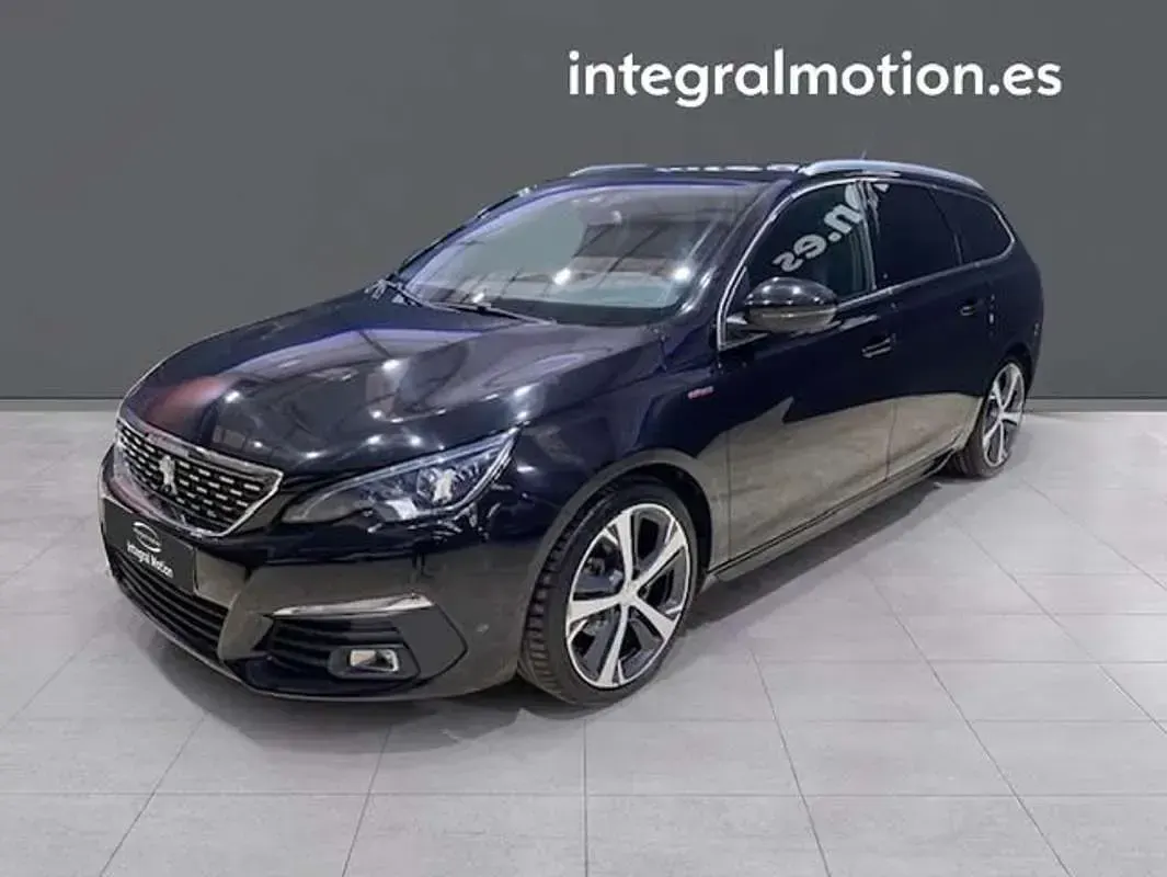 Usado Peugeot 308 GT-line 131 CV (96 kW) 2019 Negro Berlina
