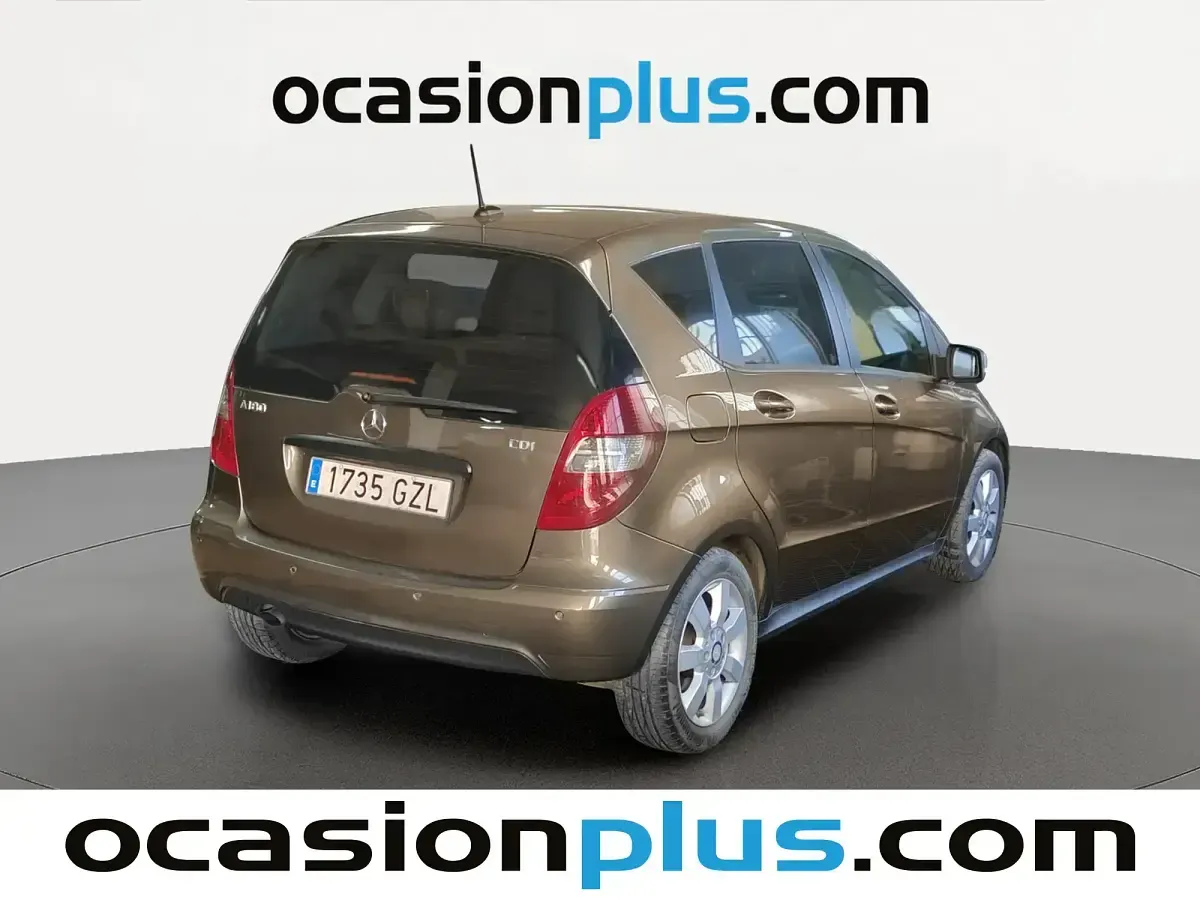 Käytetty Mercedes A180 109 HP (80 kW) 2010 Ruskea Viistoperä