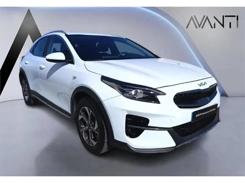 Usado Kia XCeed 136 HP (100 kW) 2022 Branco SUV