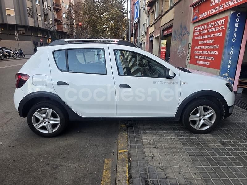 Usado Dacia Sandero Stepway 90 CV (66 kW) 2016 Blanco Berlina
