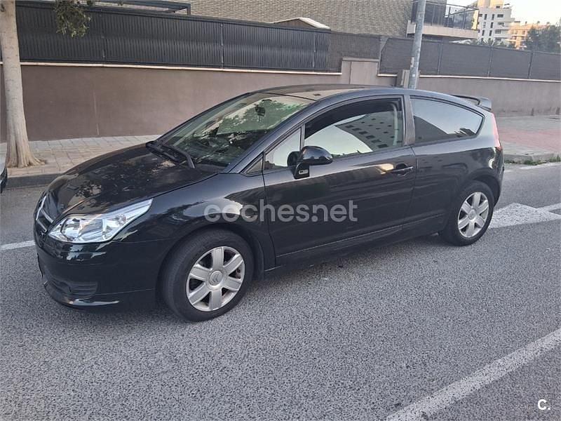 Käytetty Citroën C4 VTR Sport 110 HP (80 kW) 2005 Musta Sedan