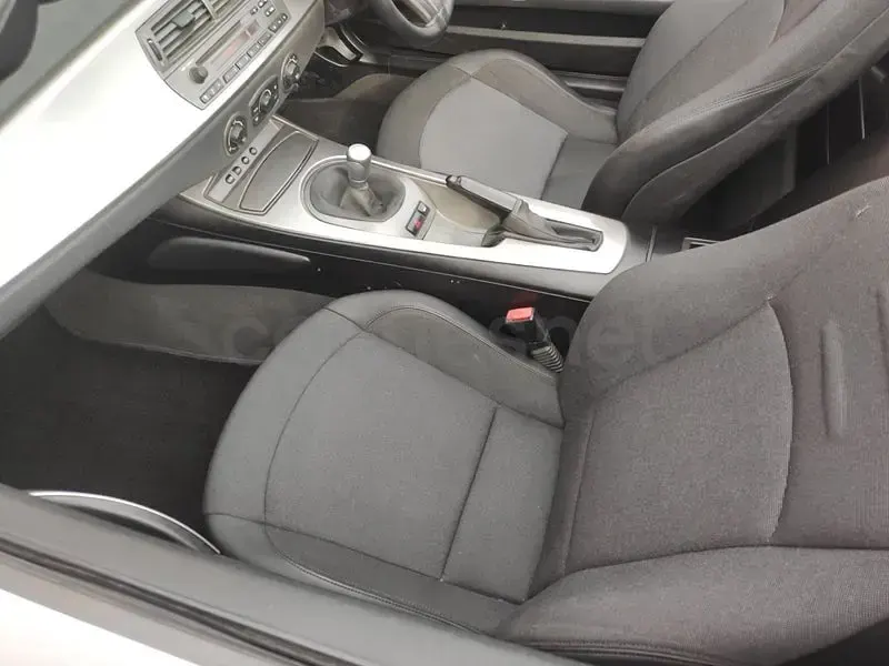 Usado BMW Z4 170 CV (125 kW) 2004 Gris / plata Descapotable