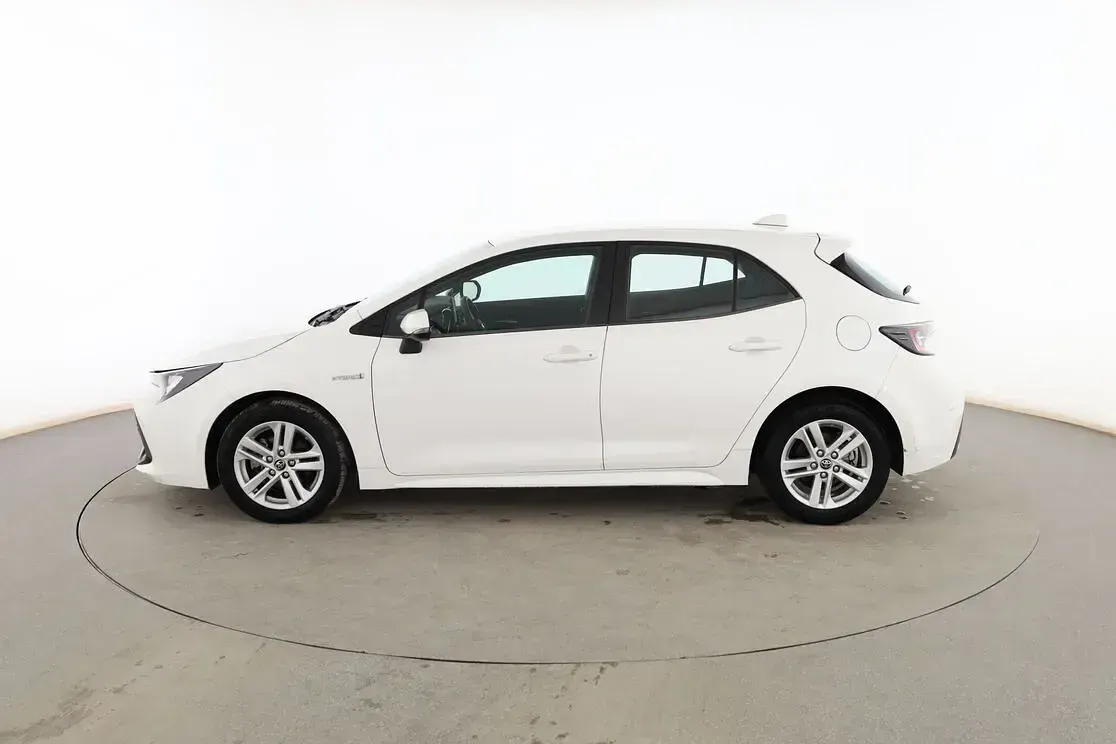 Begagnad Toyota Corolla Active 122 HK (89 kW) 2020 Vit Sedan