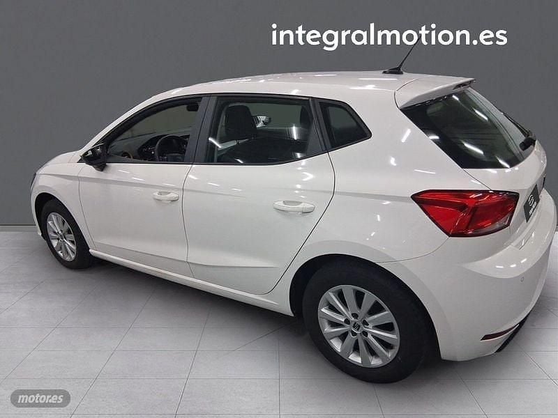 Usado Seat Ibiza Reference 80 CV (58 kW) 2023 Blanco Berlina