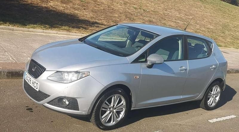 Gris Usado 2011 Seat Ibiza Copa Utilitario | 6390 € (Precio justo) - Imagen 1/4