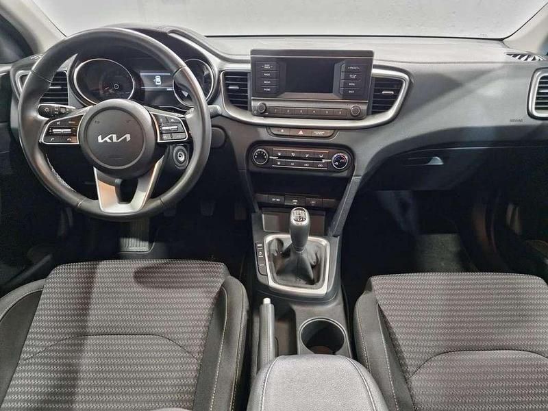 Usado Kia XCeed 136 CV (100 kW) 2024 Rojo SUV