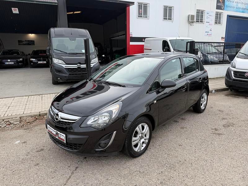 Usado Opel Corsa Selective 75 CV (55 kW) 2014 Negro Utilitario