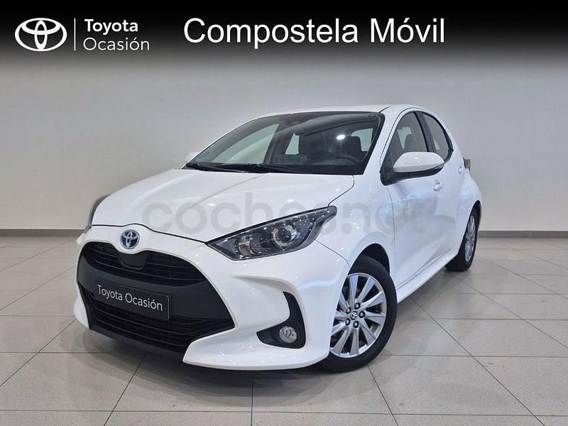 Usado Toyota Yaris Hybrid Active 116 CV (85 kW) 2023 Blanco Berlina