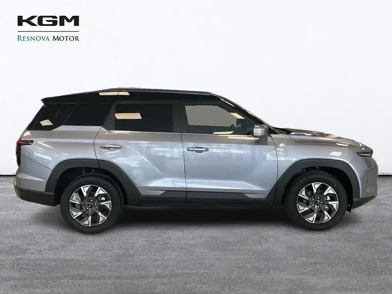 Usado KGM Torres 204 CV (150 kW) 2025 Gris / plata SUV