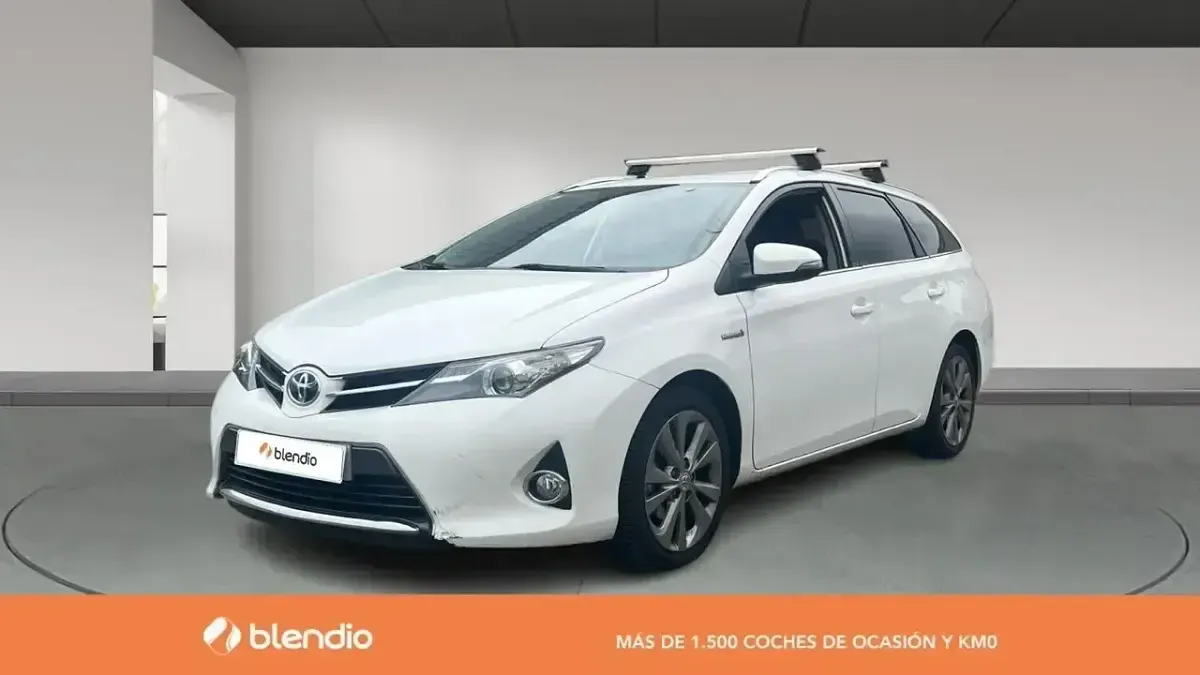 Używany Toyota Auris Hybrid Active 136 KM (100 kW) 2015