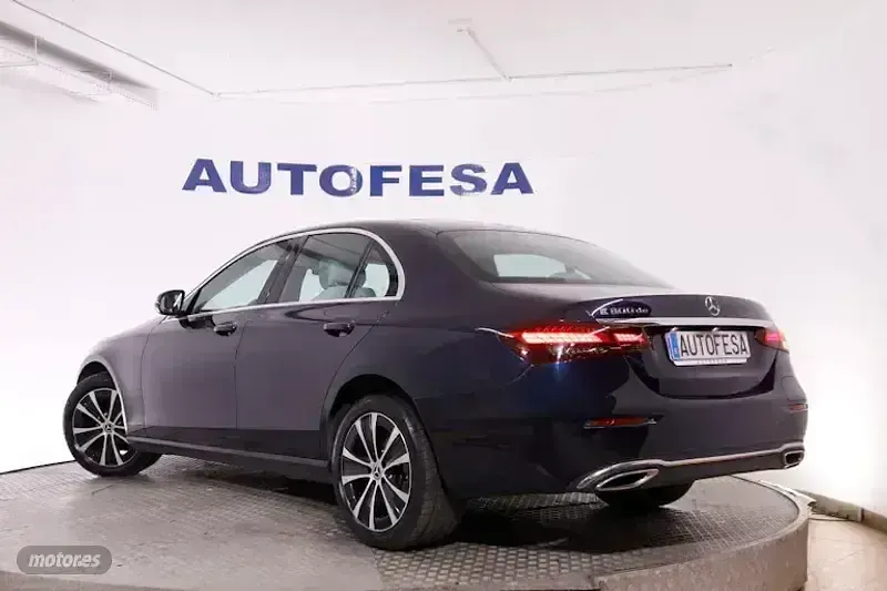 Usado Mercedes E300 306 CV (225 kW) 2021 Azul Berlina