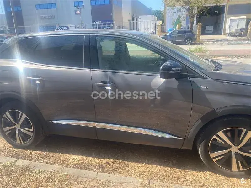 Usado Peugeot 3008 Active 225 CV (165 kW) 2022 Negro SUV