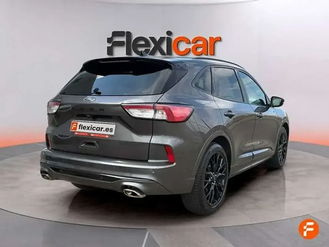 Usado Ford Kuga ST-Line 150 CV (110 kW) 2023 Gris SUV