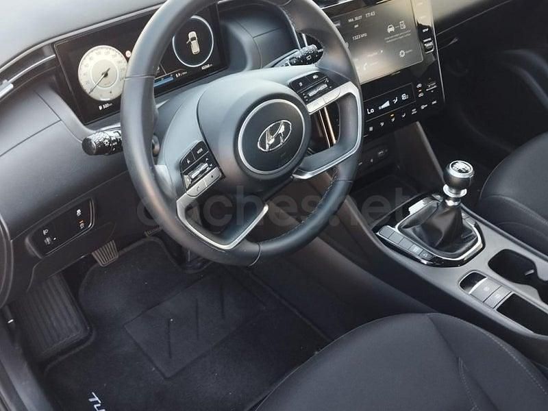 Usado Hyundai Tucson 115 CV (84 kW) 2022 Gris / plata SUV