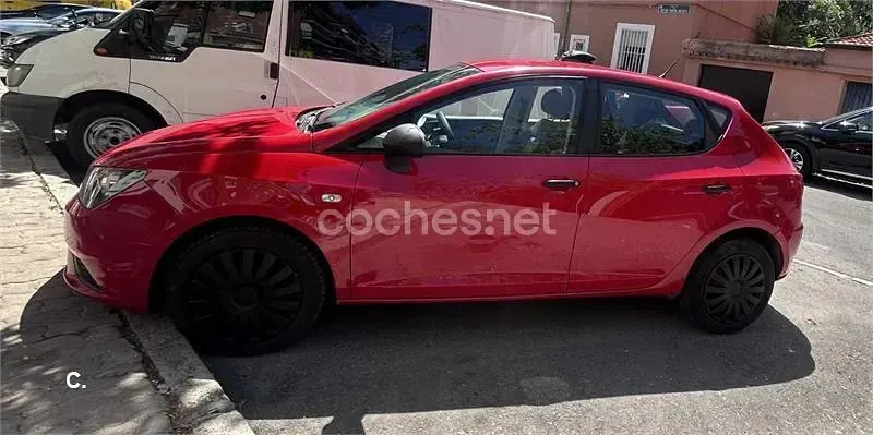 Usado Seat Ibiza Copa 90 CV (66 kW) 2012 Rojo Berlina