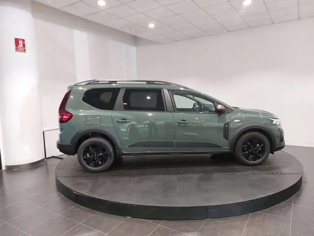 Usado Dacia Jogger Extreme 110 CV (80 kW) 2024 Verde Monovolumen