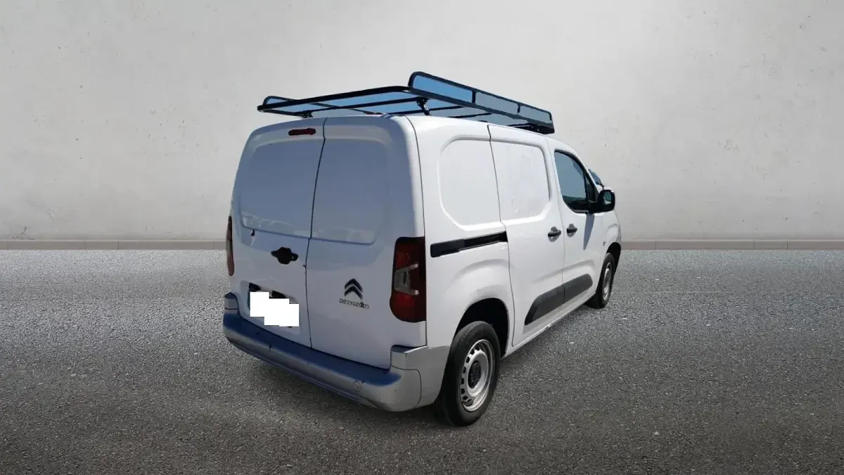 Usado Citroën Berlingo 100 CV (73 kW) 2022 Blanco Monovolumen