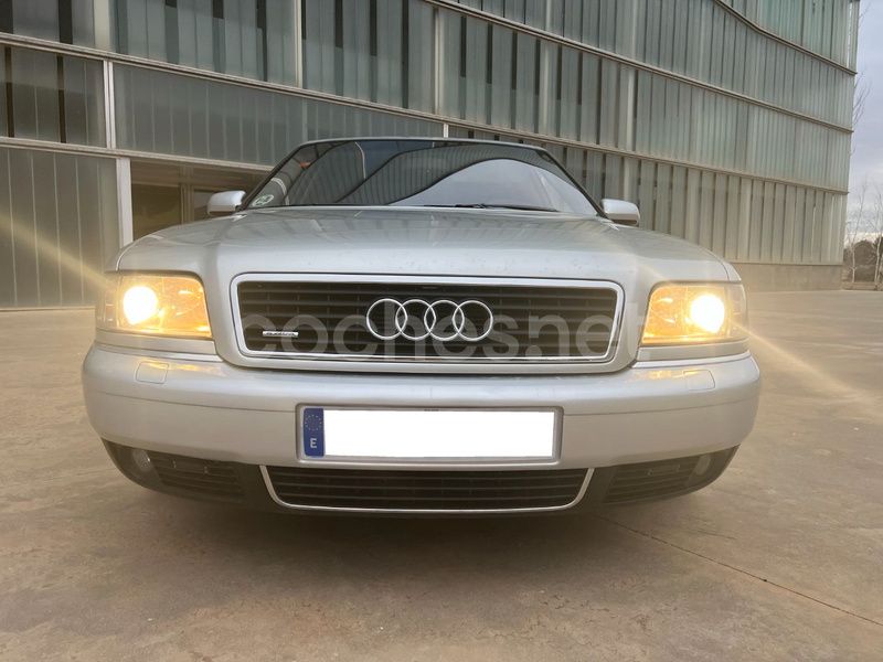 Usado Audi A8 310 CV (228 kW) 2001 Gris / plata Berlina