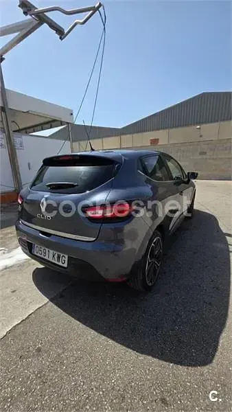 Usado Renault Clio IV Zen 90 CV (66 kW) 2019 Gris / plata Berlina