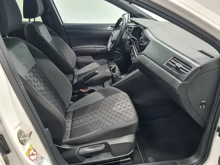 Usado VW Polo R-line 95 CV (69 kW) 2022 Blanco Utilitario