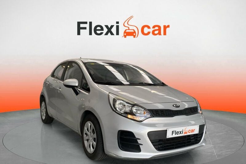 Gris Usado 2016 Kia Rio Berlina | 7590 € (Buen precio) - Imagen 1/4