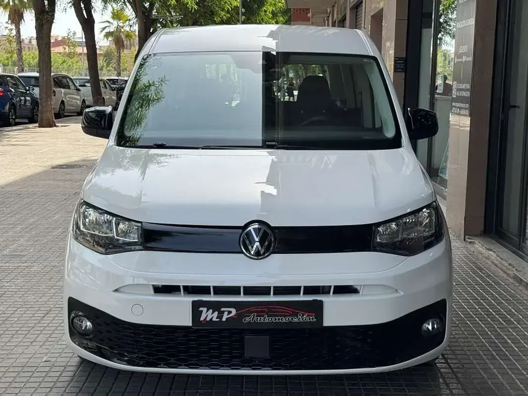Usado VW Caddy Life 121 CV (88 kW) 2021 Blanco Monovolumen