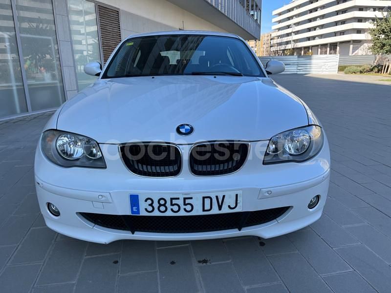 Usado BMW 118 129 CV (94 kW) 2006 Blanco Utilitario