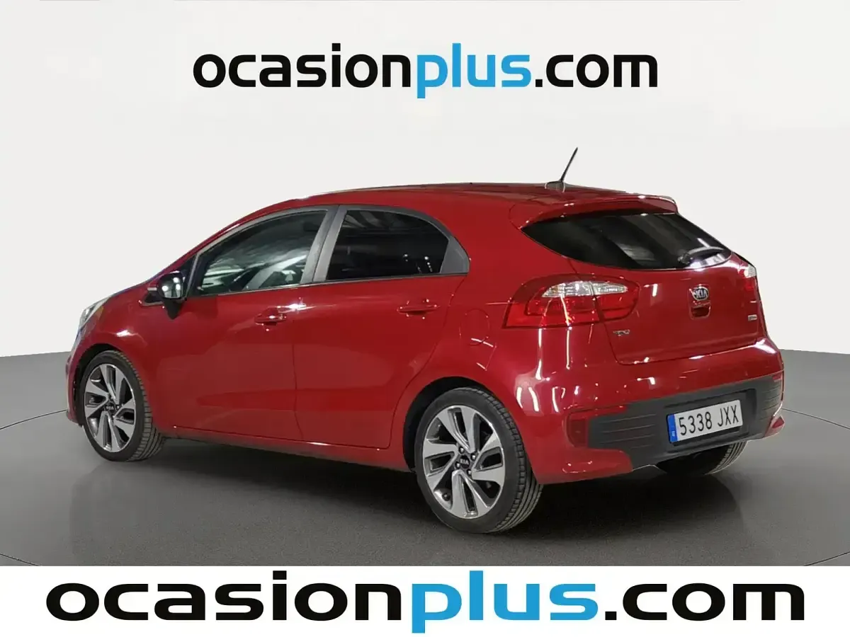 Usado Kia Rio 84 CV (61 kW) 2017 Rojo Berlina