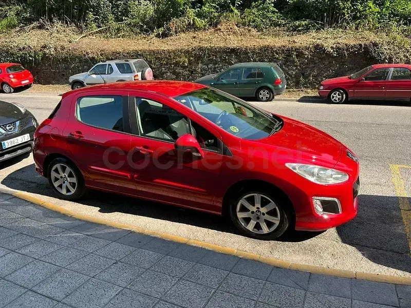 Usado Peugeot 308 Active 112 CV (82 kW) 2012 Granate Berlina