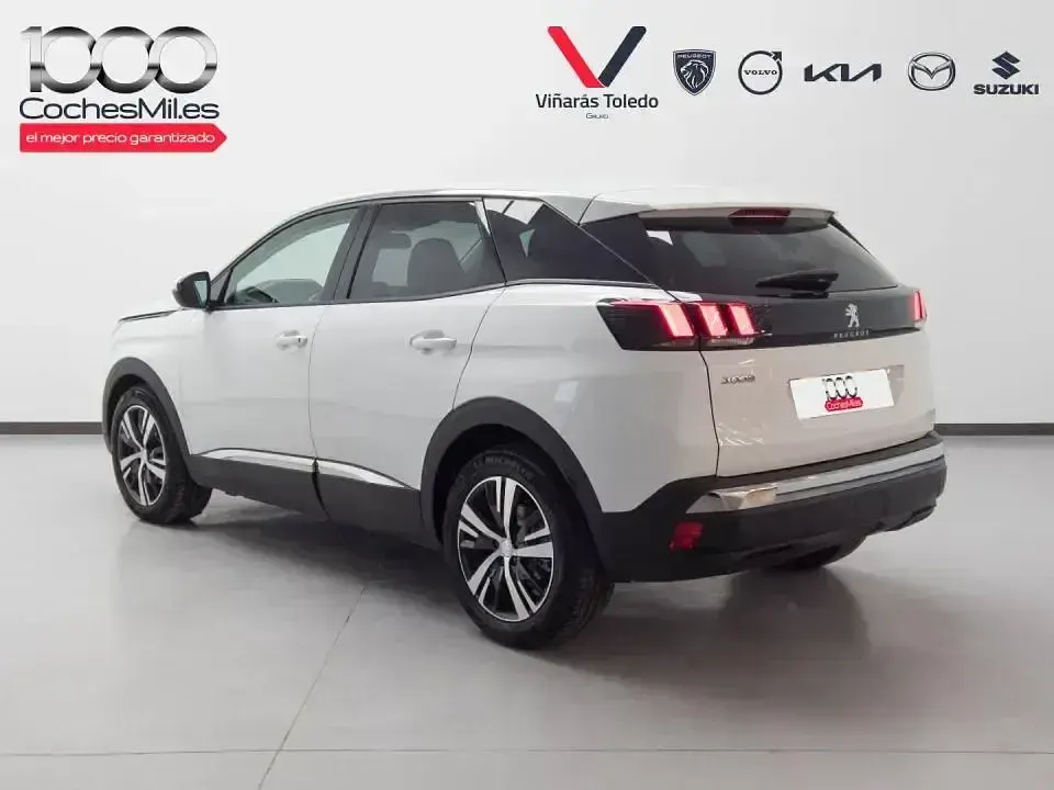 Usado Peugeot 3008 Allure 130 CV (95 kW) 2018 Blanco SUV