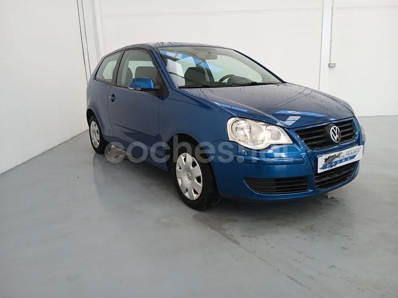 Usado VW Polo Advance 75 CV (55 kW) 2006 Azul Berlina
