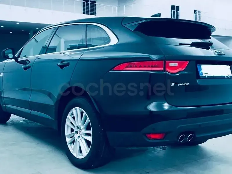 Usado Jaguar F-Pace Prestige 180 CV (132 kW) 2017 Negro SUV