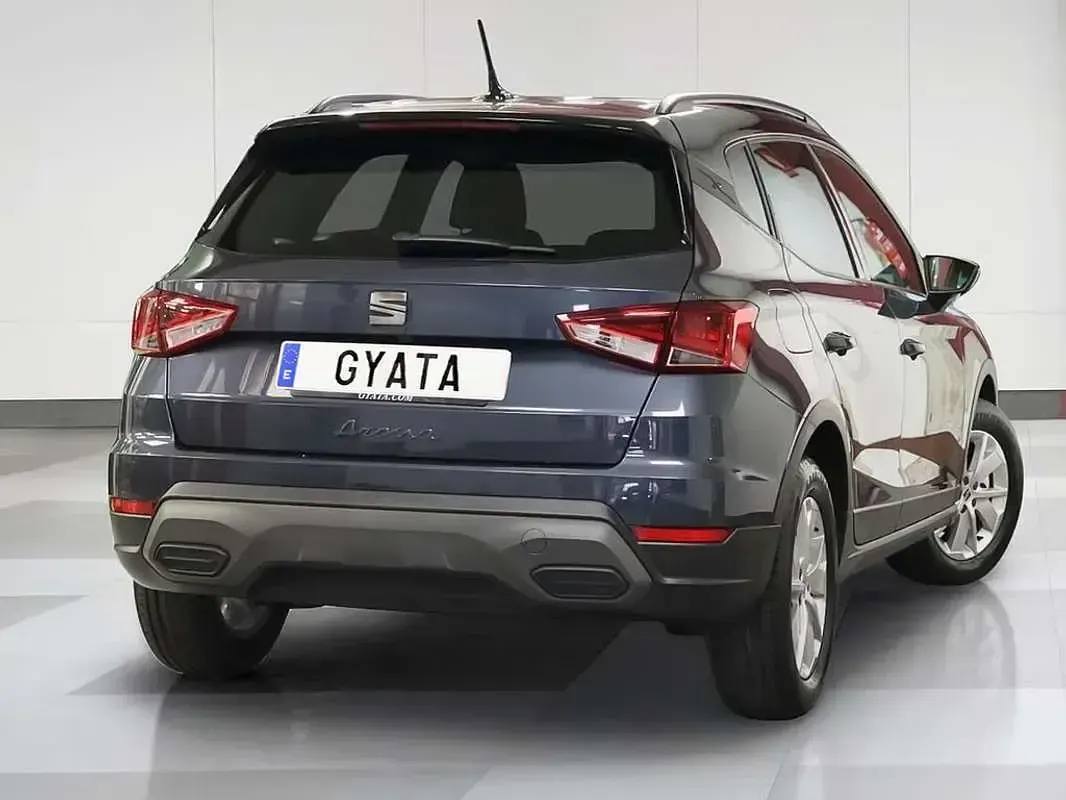 Usado Seat Arona Style 116 CV (85 kW) 2026 Gris SUV