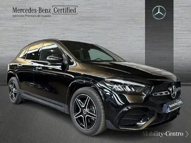 Usado Mercedes GLA200 AMG line 150 CV (110 kW) 2025 Kosmosblack  met. SUV